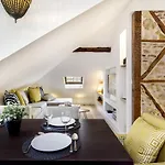 Whome | Madalena Downtown Luxury Duplex Lissabon