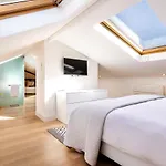Whome | Madalena Downtown Luxury Duplex Lissabon