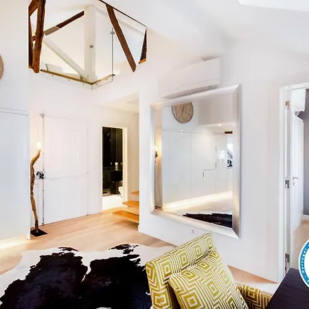 Whome | Madalena Downtown Luxury Duplex Lägenhet *