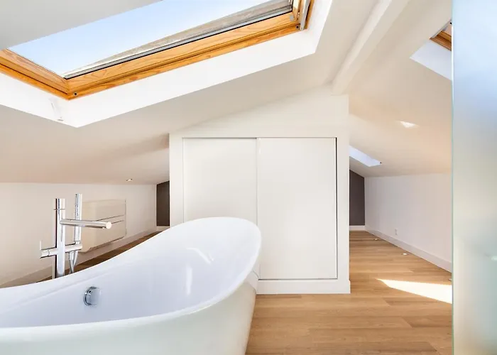 Whome | Madalena Downtown Luxury Duplex Apartament Lizbona