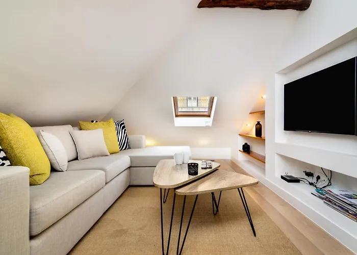 Whome | Madalena Downtown Luxury Duplex Apartament Lizbona