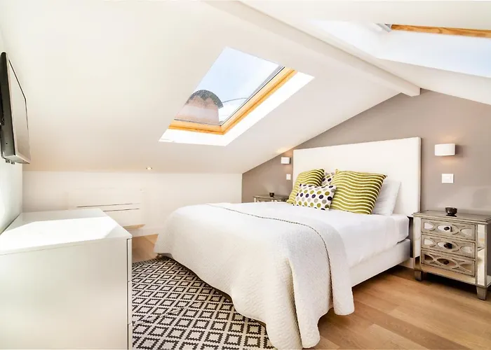 Whome | Madalena Downtown Luxury Duplex Apartament Lizbona