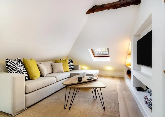 Whome | Madalena Downtown Luxury Duplex * Lizbona